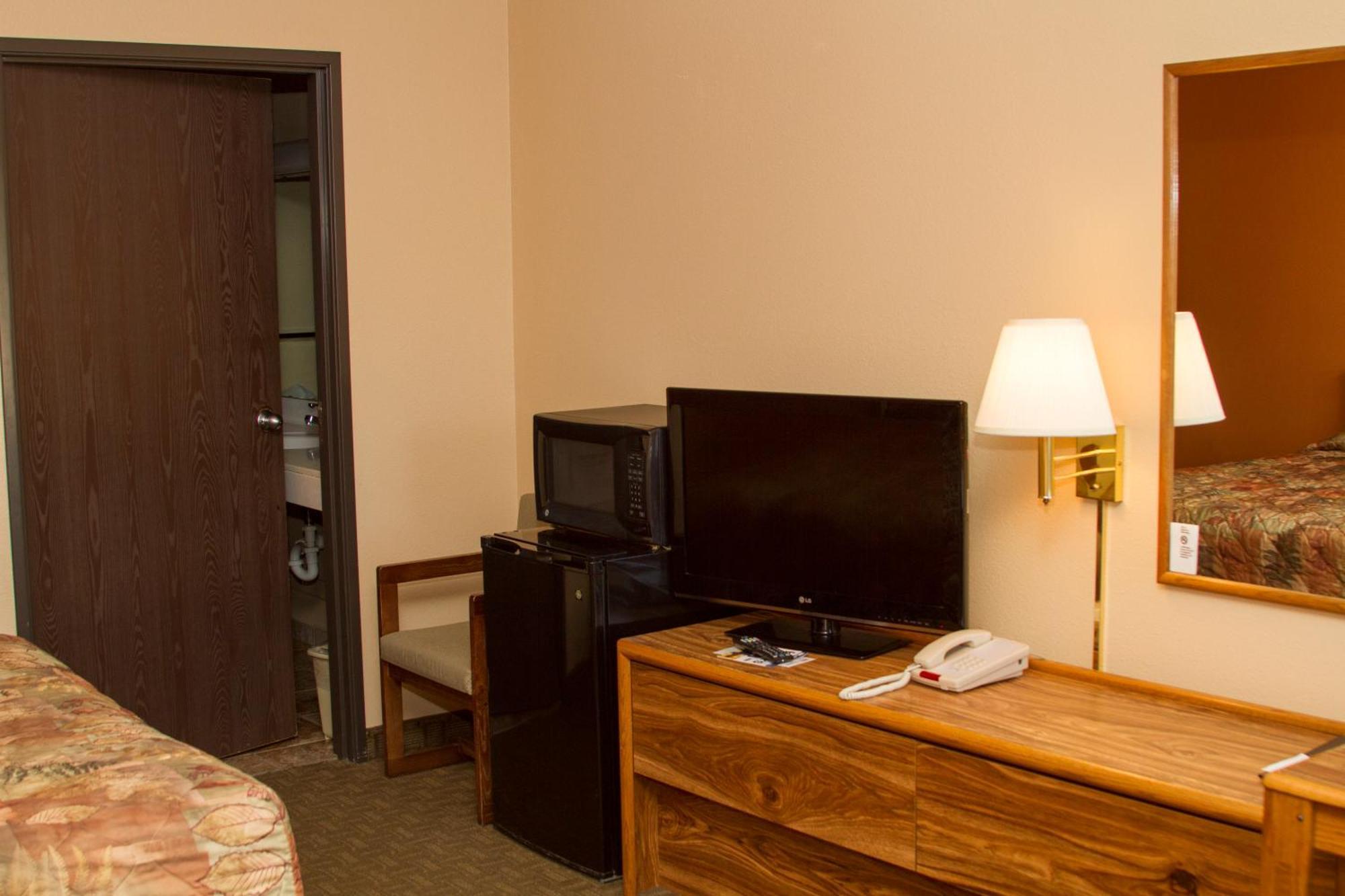 Cottonwood Inn & Suites Phillipsburg Room photo